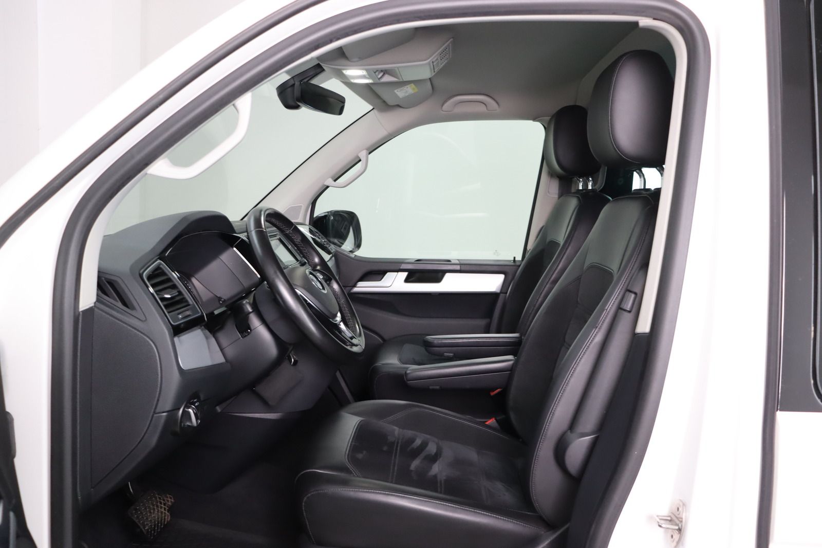 Fahrzeugabbildung Volkswagen T6 2.0 TDI Multivan Highl. * ACC 2xSchiebet LED