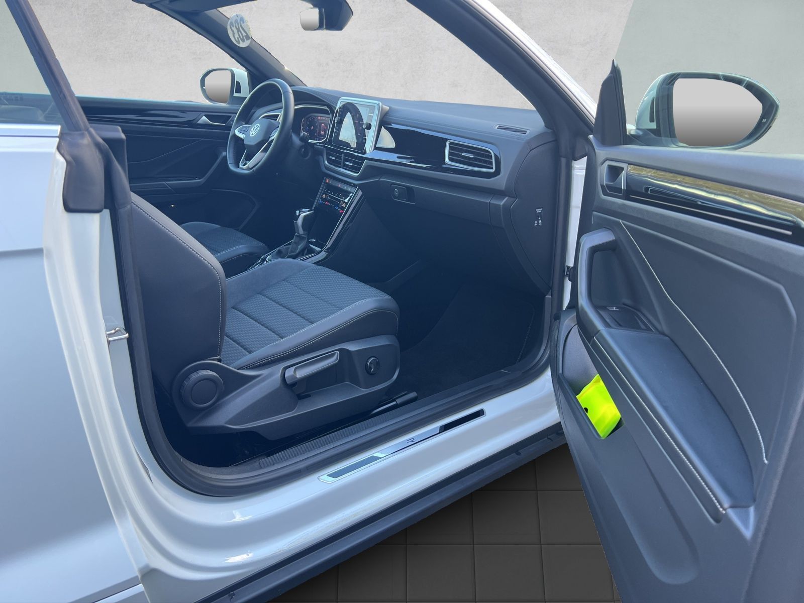 T-Roc Cabriolet R-Line 1.5 l TSI DSG AHK*Navi*Ka