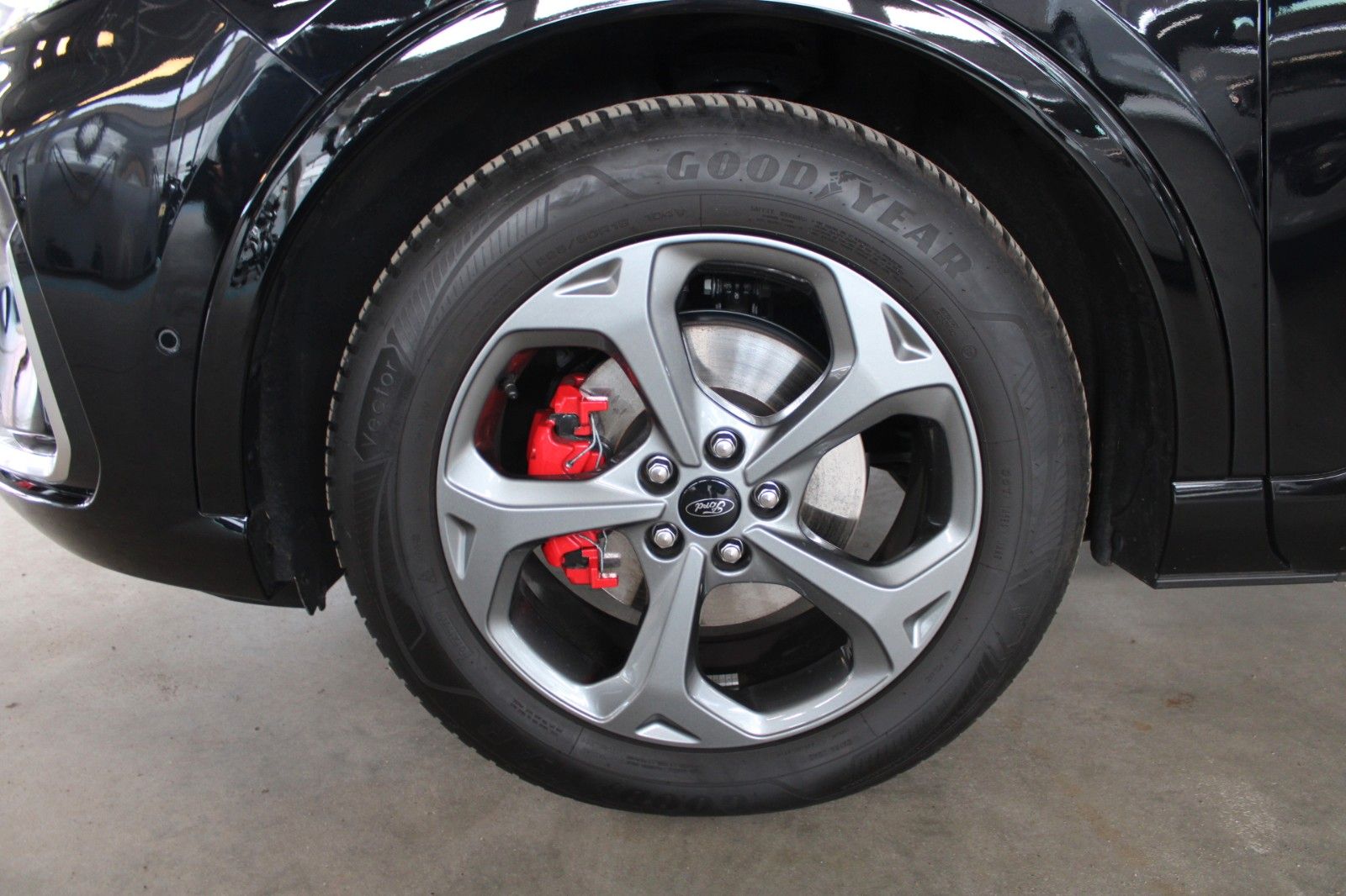 Fahrzeugabbildung Ford Kuga ST-Line X Automatik Panodach AHK Matrix LED