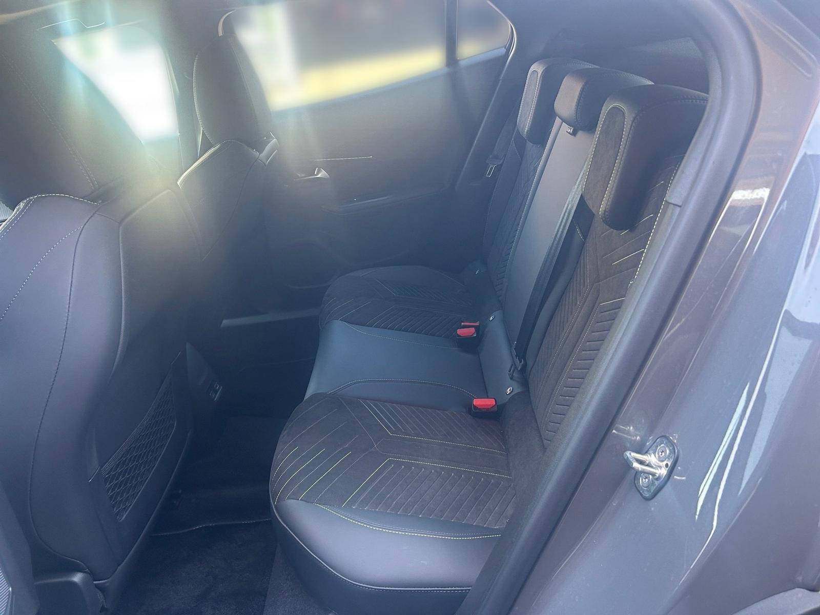 Peugeot 2008 1.2 Hybrid 145 e-DSC6 GT Navi PDC Schiebed.