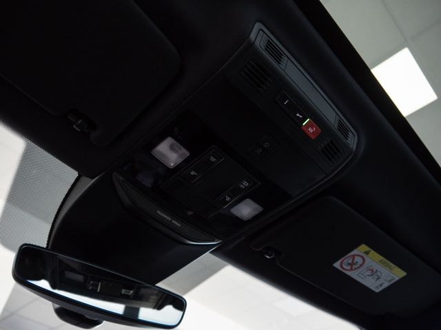 Kamiq 1.5 TSI Selection SHZ KAMERA NAVI ACC PANO
