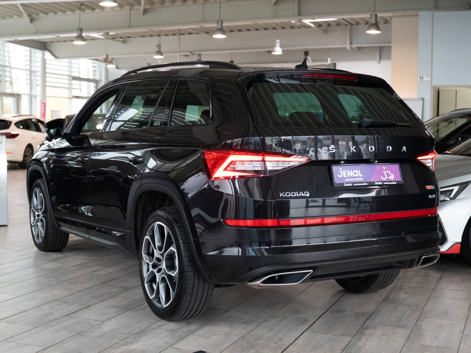 Fahrzeugabbildung SKODA Kodiaq RS 4x4 AUTOM./AHK/STANDHZG./SITZHZG./DAB