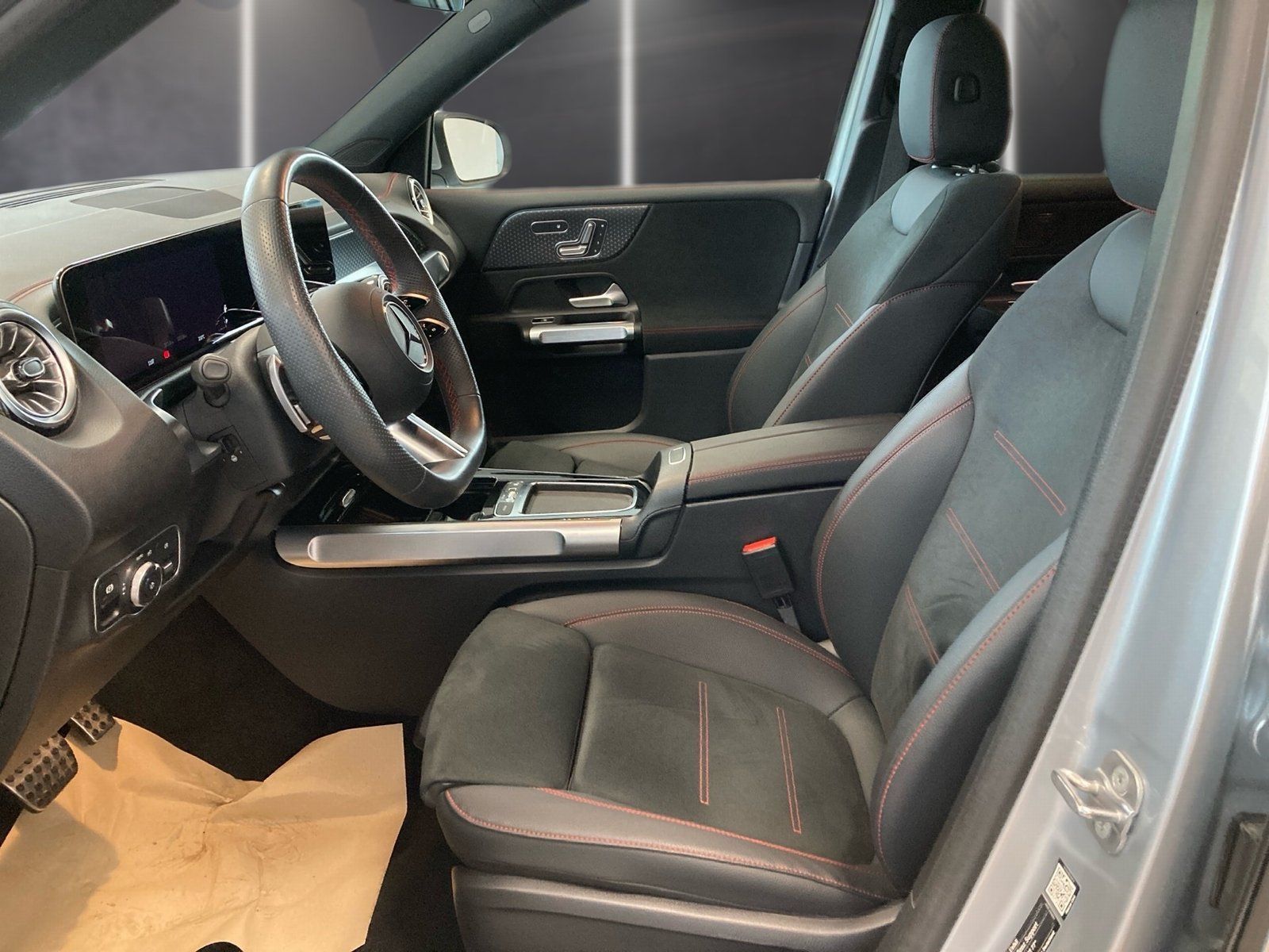 Fahrzeugabbildung Mercedes-Benz EQB 250+ AMG*Distronic*360°*Memory*7-Sitzer*Totw