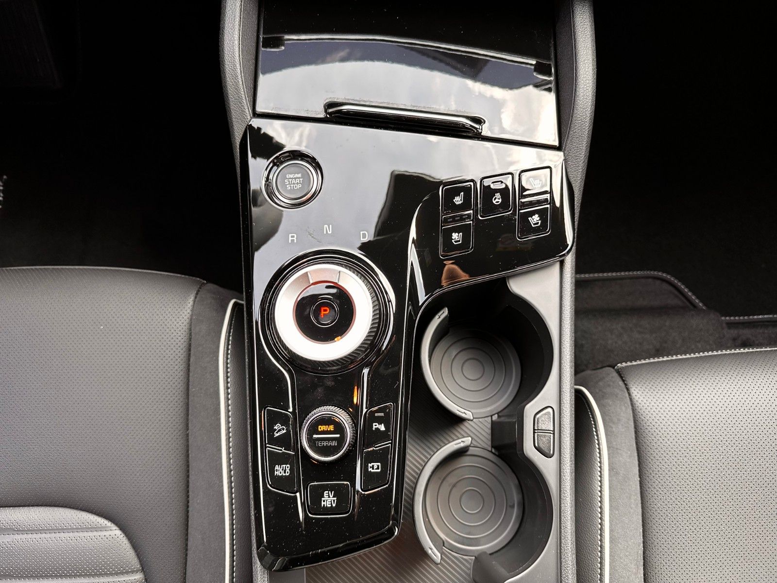 Fahrzeugabbildung Kia Sportage 1.6 T-GDI PHEV GT-LINE AWD SD DRIVE SOU