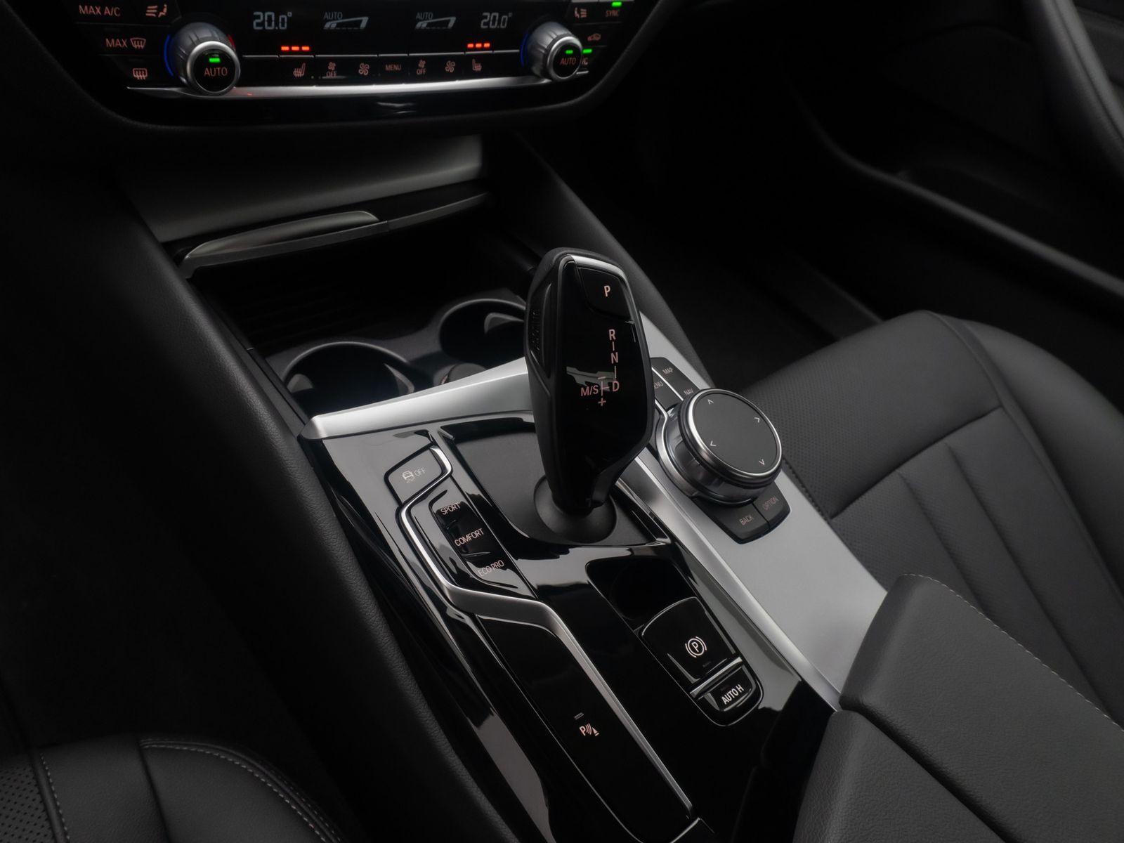 Fahrzeugabbildung BMW 530i DriveAss Alarm DAB Kamera CoickpitPro WLAN