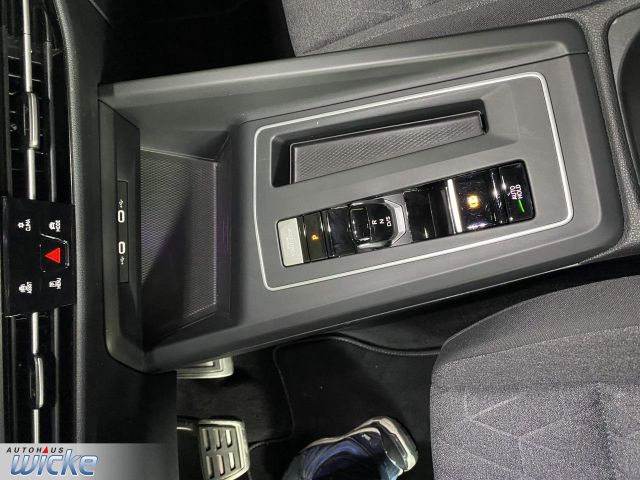 Golf VIII 1.5 eTSI DSG Move NAVI KLIMA PDC