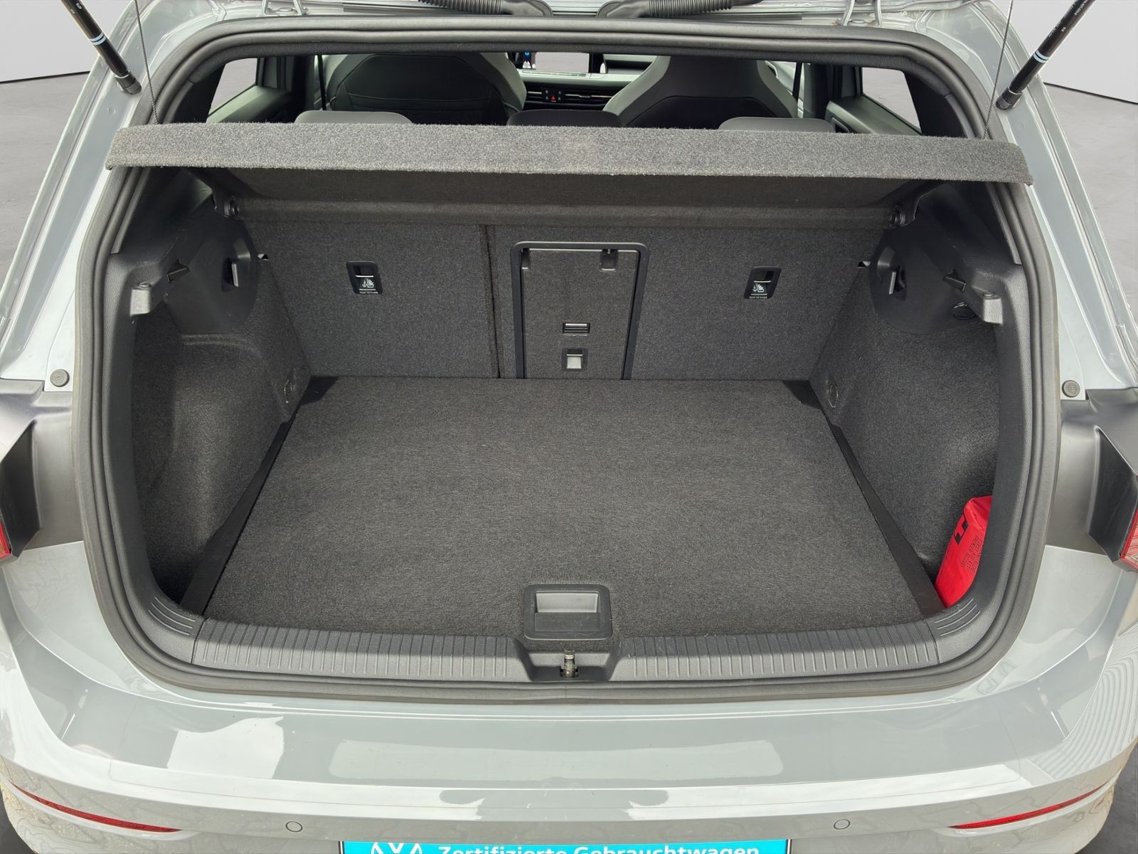 Golf VIII 1,5 l eTSI DSG R-Line *LED+*NAVI*KAMER