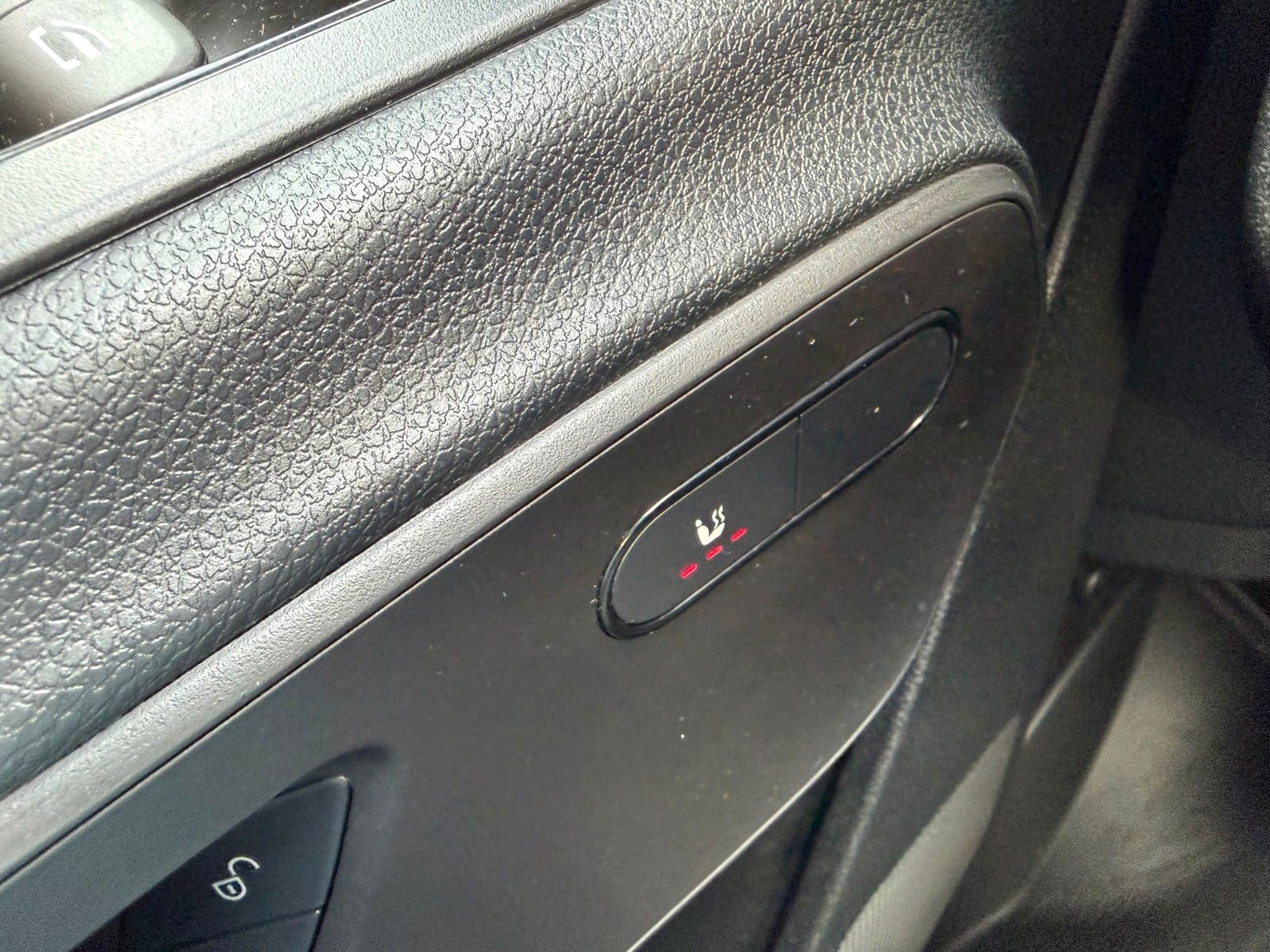 Fahrzeugabbildung Mercedes-Benz eSprinter 312 Klima SHZ Kamera