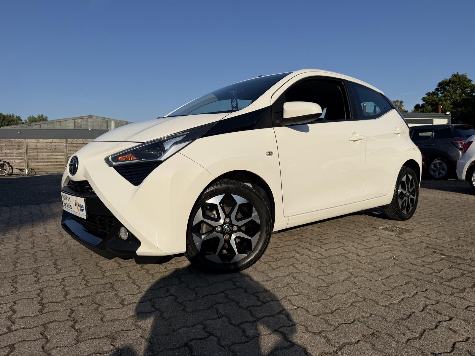 Toyota AYGO TEAM-D/KAMERA/KLIMA/AUTOMATIK/62TKM/1.HD