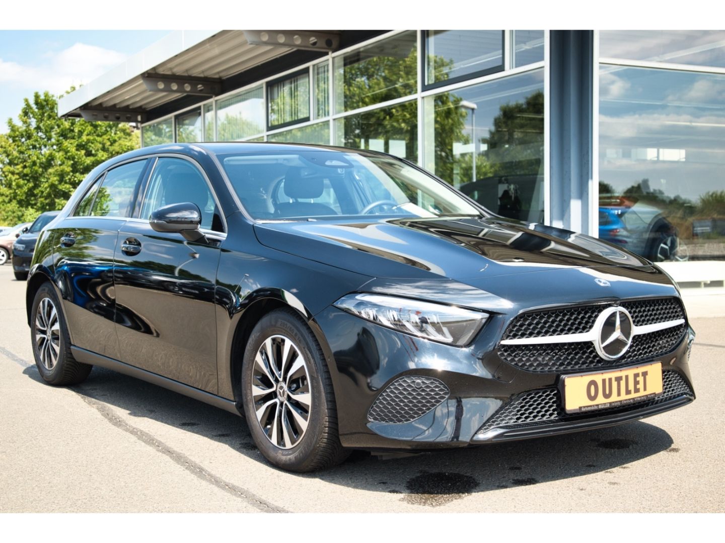 Mercedes-Benz A 180 d Navi Digitales Cockpit LED SHz DAB Tempo foto 3