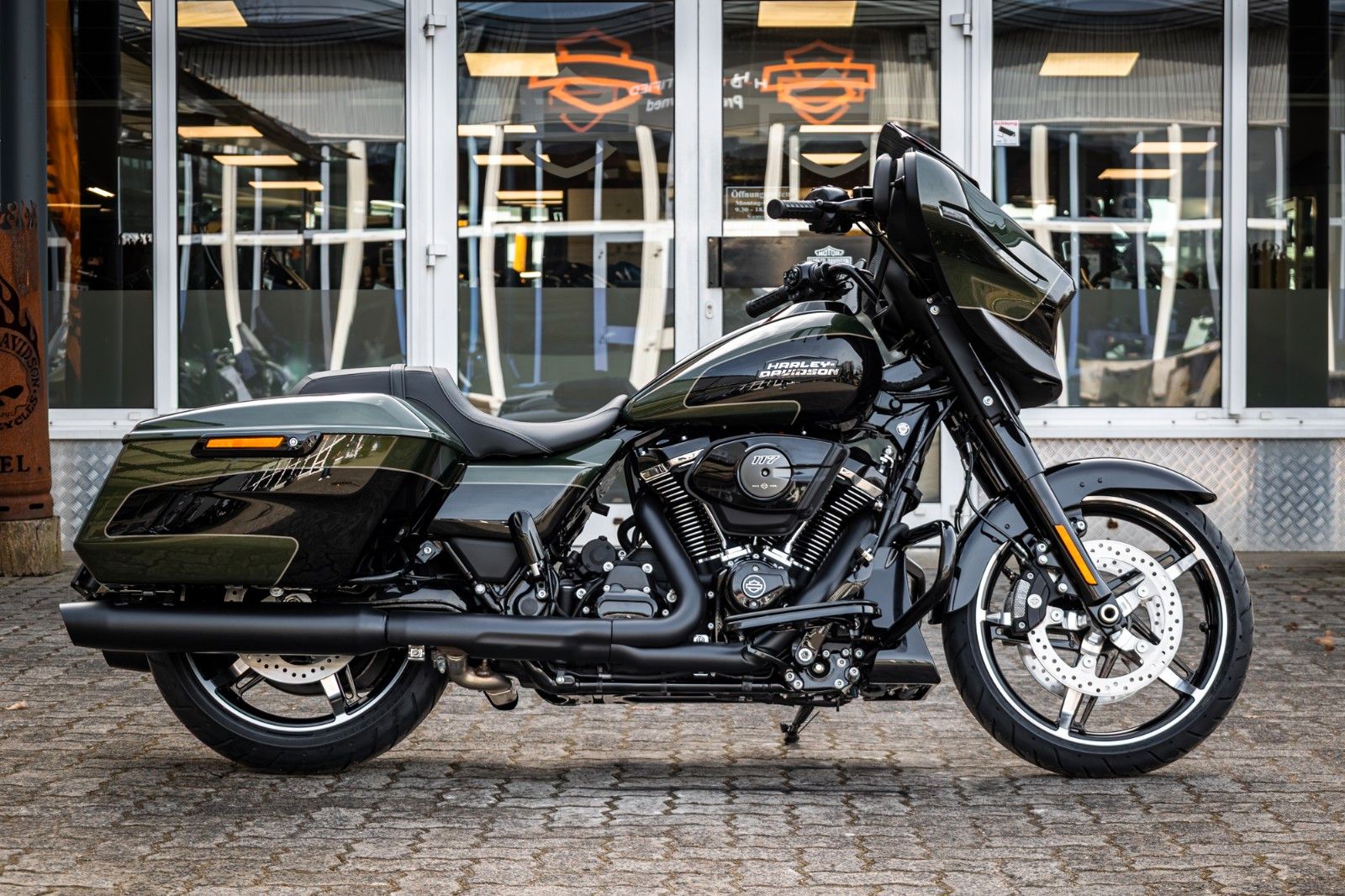 Fahrzeugabbildung Harley-Davidson Street Glide FLHX MY26 117 CUI