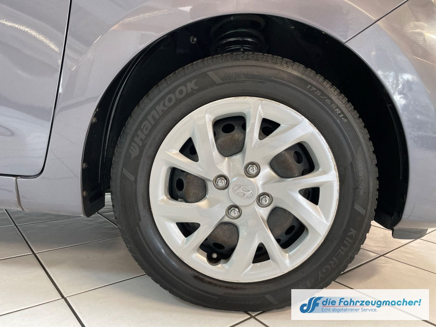 Fahrzeugabbildung Hyundai i10 Classic 1.0 Klima teilb.Rücksb AUX MP3 met.