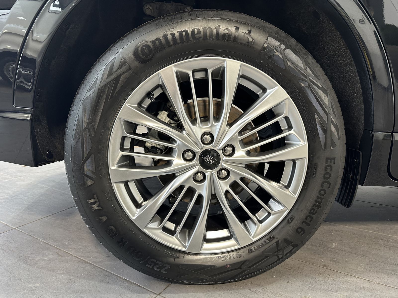Fahrzeugabbildung Ford Kuga 2.5 Plug-In Hybrid Vignale NAV+LED+PANO+ACC