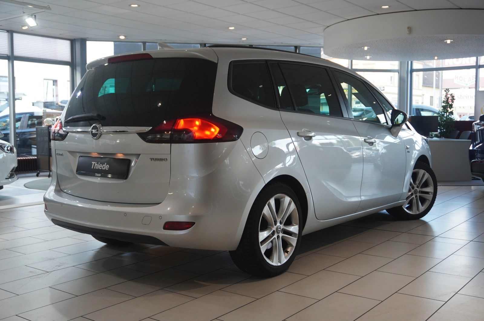 Fahrzeugabbildung Opel Zafira C 1.4T ACTICE 7-SITZE NAVI/LED/SH/PDC/AHK