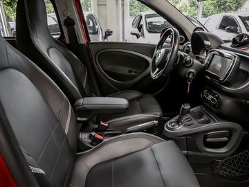 Smart ForFour BRABUS Xclusive Kamera Navi JBL-Sound