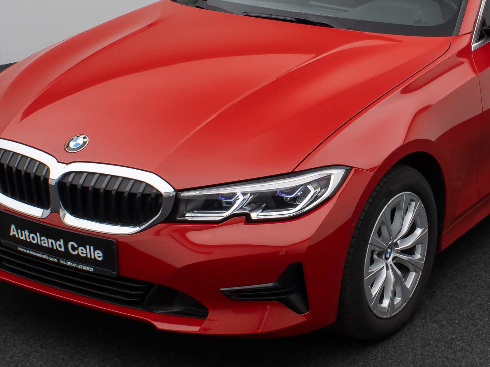 Fahrzeugabbildung BMW 320d  xD Laser DAB Fernlichtassist Komfort Alarm