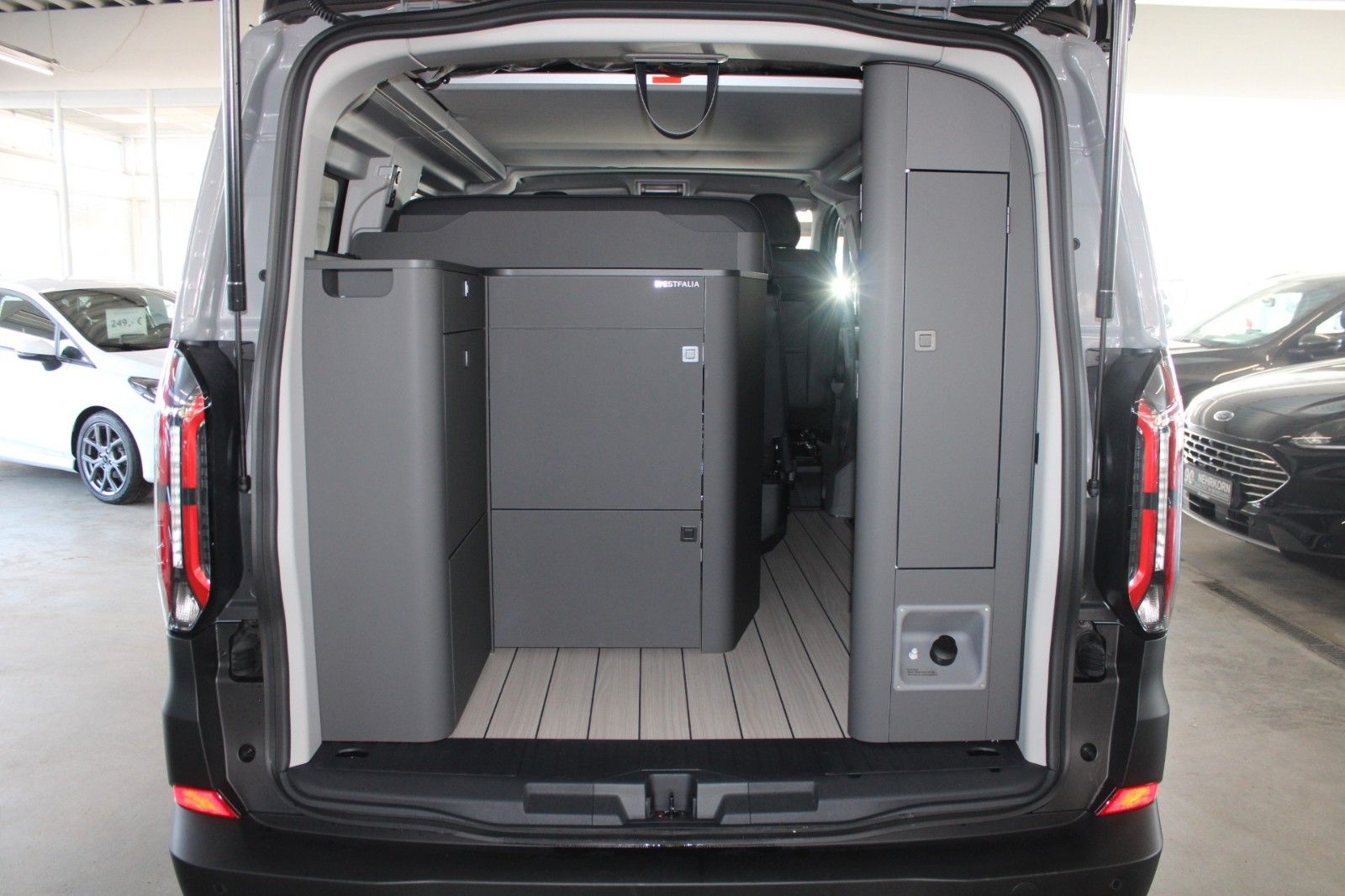 Fahrzeugabbildung Ford NUGGET L1 Active ALLRAD + Aufstelldach SOFORT