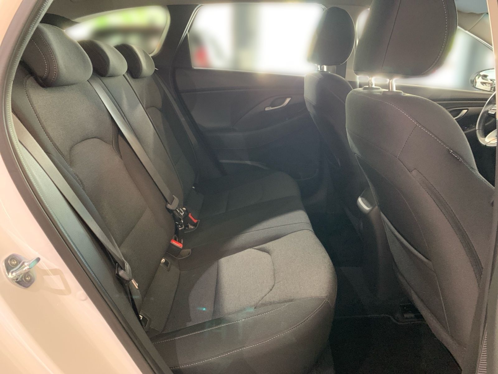 Fahrzeugabbildung Hyundai i30 Kombi 1.0 T-GDI 7-DCT Edition 30