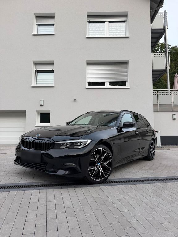 Image of BMW 320