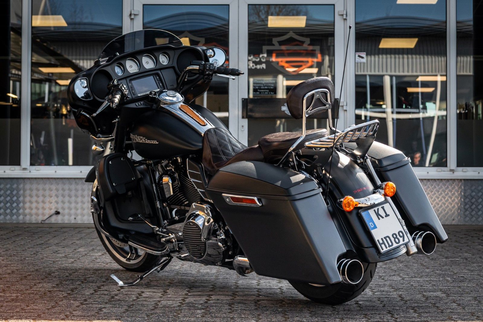 Fahrzeugabbildung Harley-Davidson Street Glide FLHX - JEKILL & HYDE -