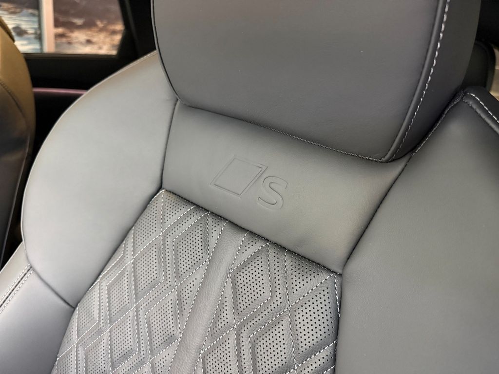 AUDI Q5 TDI Sportback 220kW PANO/CARBON/VOLL!!!! AUDI Q5 TDI Sportback 220kW PANO/CARBON/VOLL!!!!