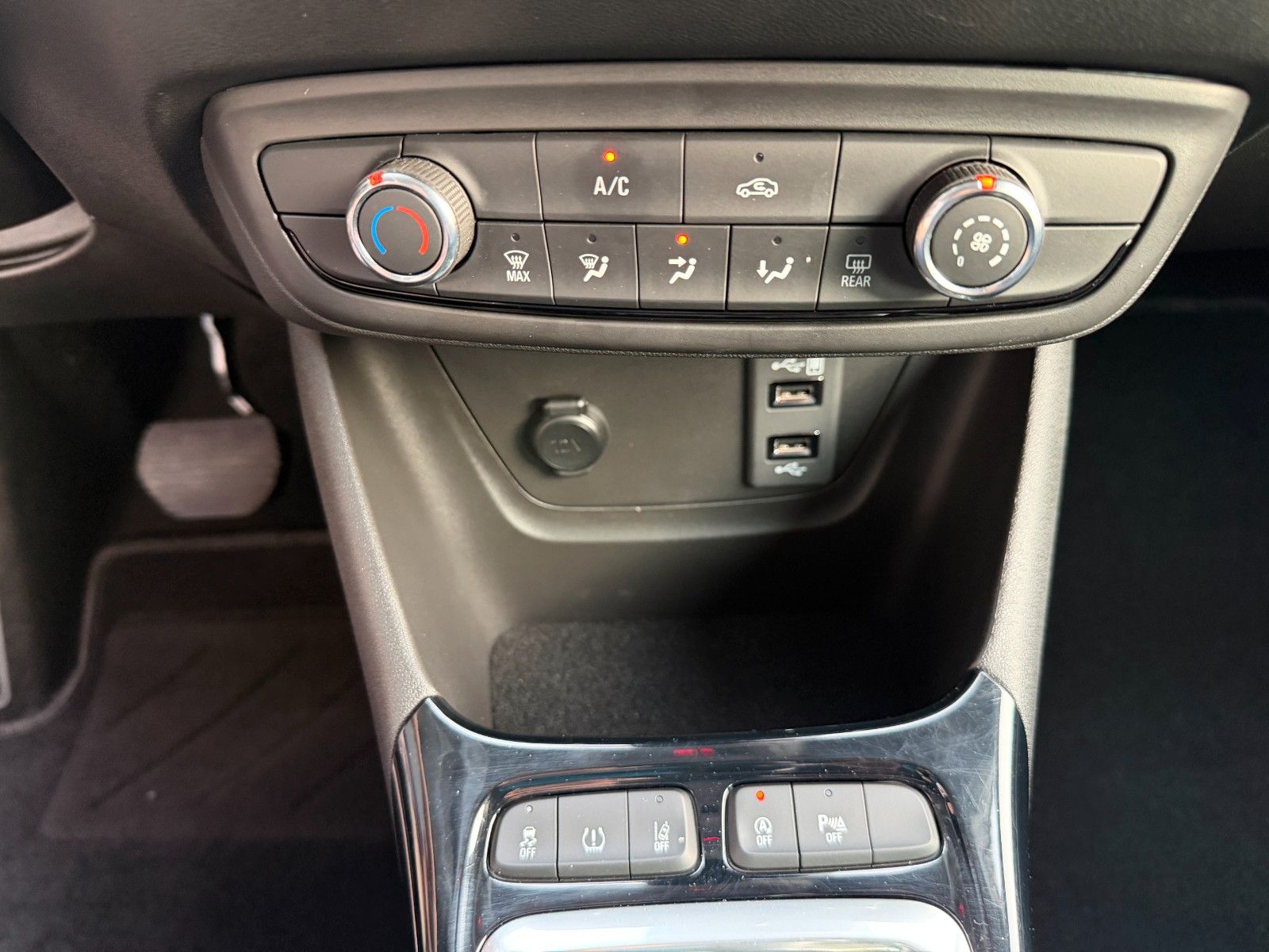 Fahrzeugabbildung Opel Crossland (X) 1,2 Turbo Edition S/S+PDC+NAVI