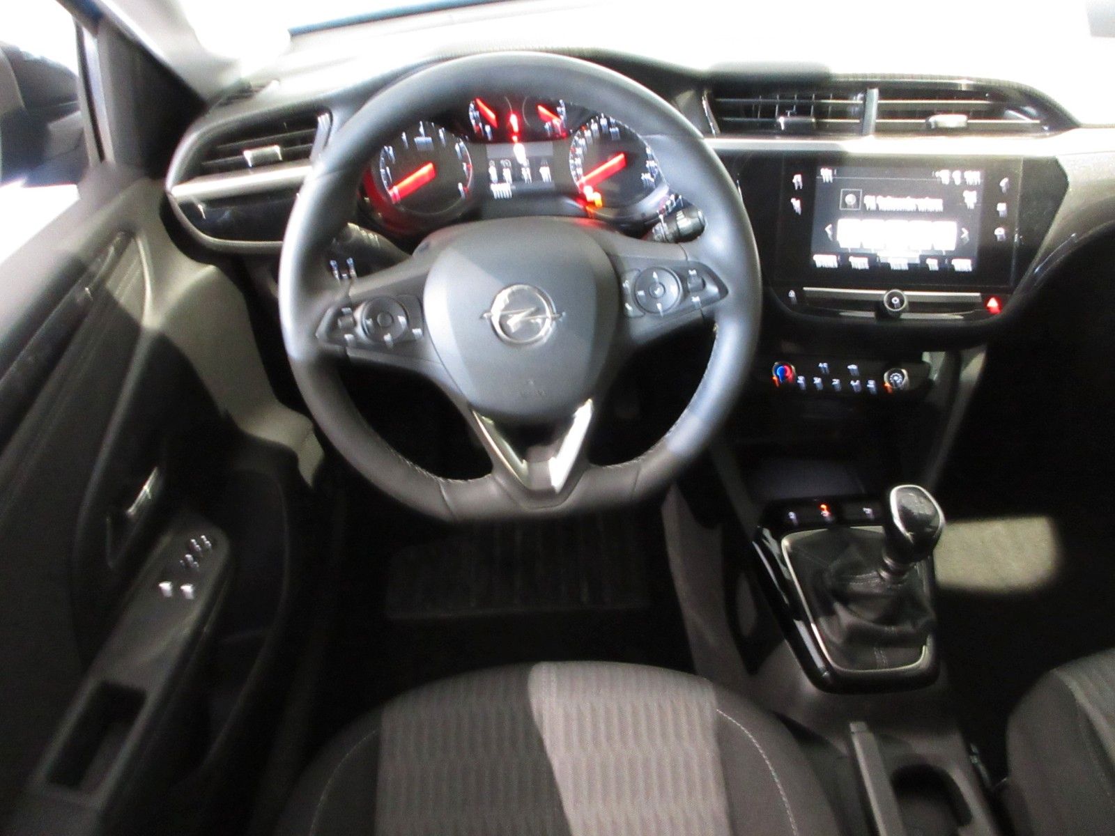 Fahrzeugabbildung Opel Corsa 1.2 T Elegance LED/NAVI/PDC/ALU/TEMPO