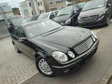 Mercedes-Benz E 200 Elegance Autom. Lim.  1.Hand ! 76tkm ! AHK - gebrauchte Mercedes-Benz E 200 aus dem Jahr 2002