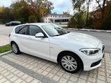 BMW 118d alpine weiß Bj. 2017 - BMW 118 mit Diesel-Antrieb: Kombi, Schaltgetriebe