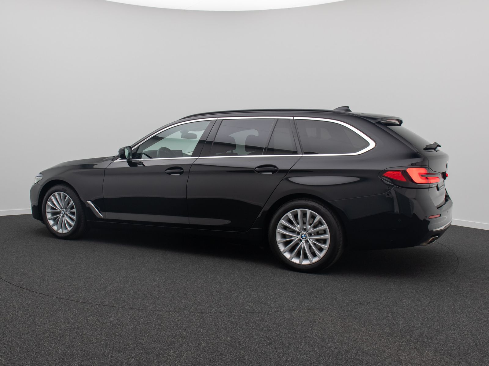 Fahrzeugabbildung BMW 520d xD Luxury Line DAB HUD Kamera Laser Komfort