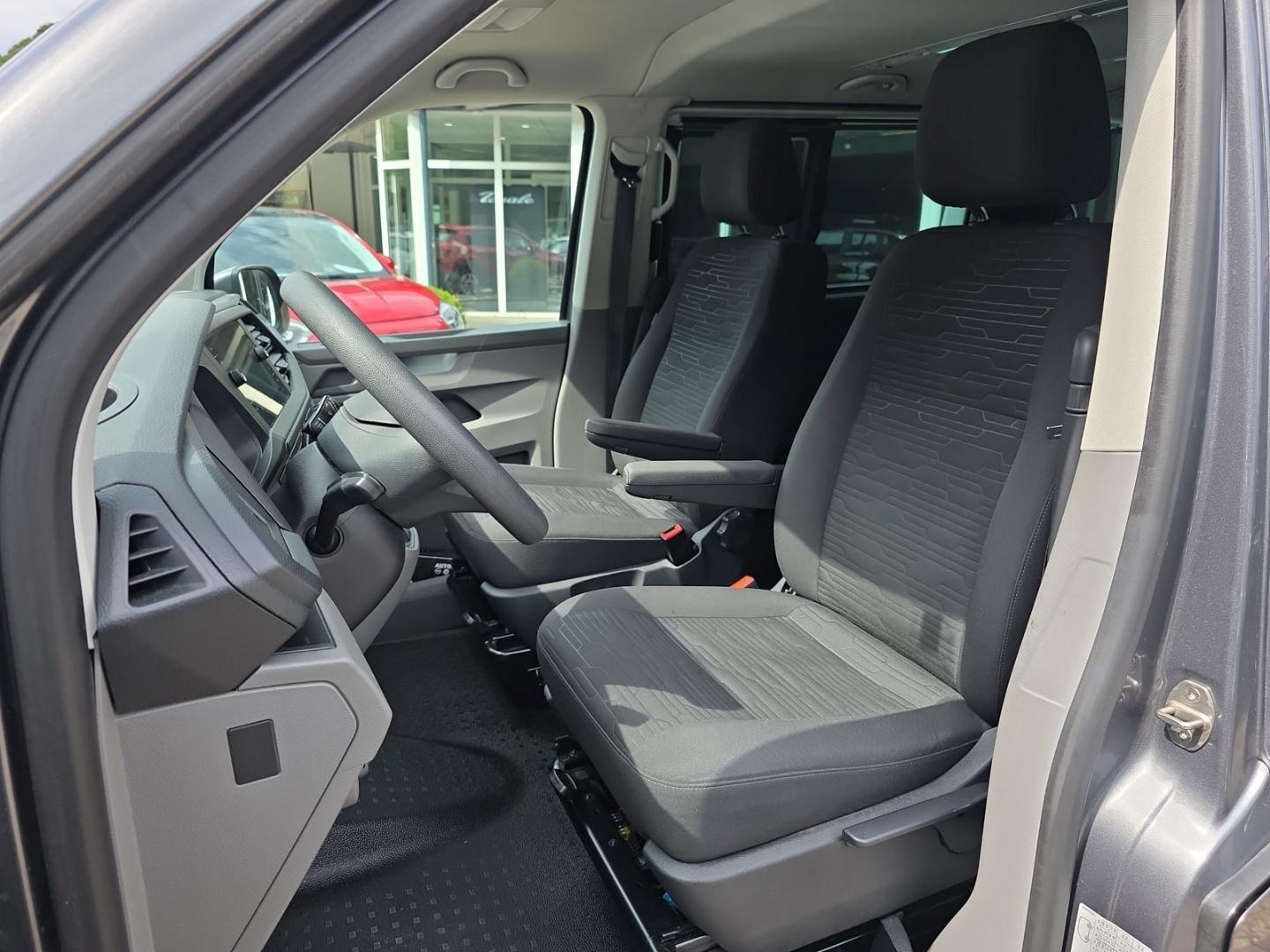 Volkswagen T6.1 Caravelle Comfortline 2.0 TDI Navi AHK