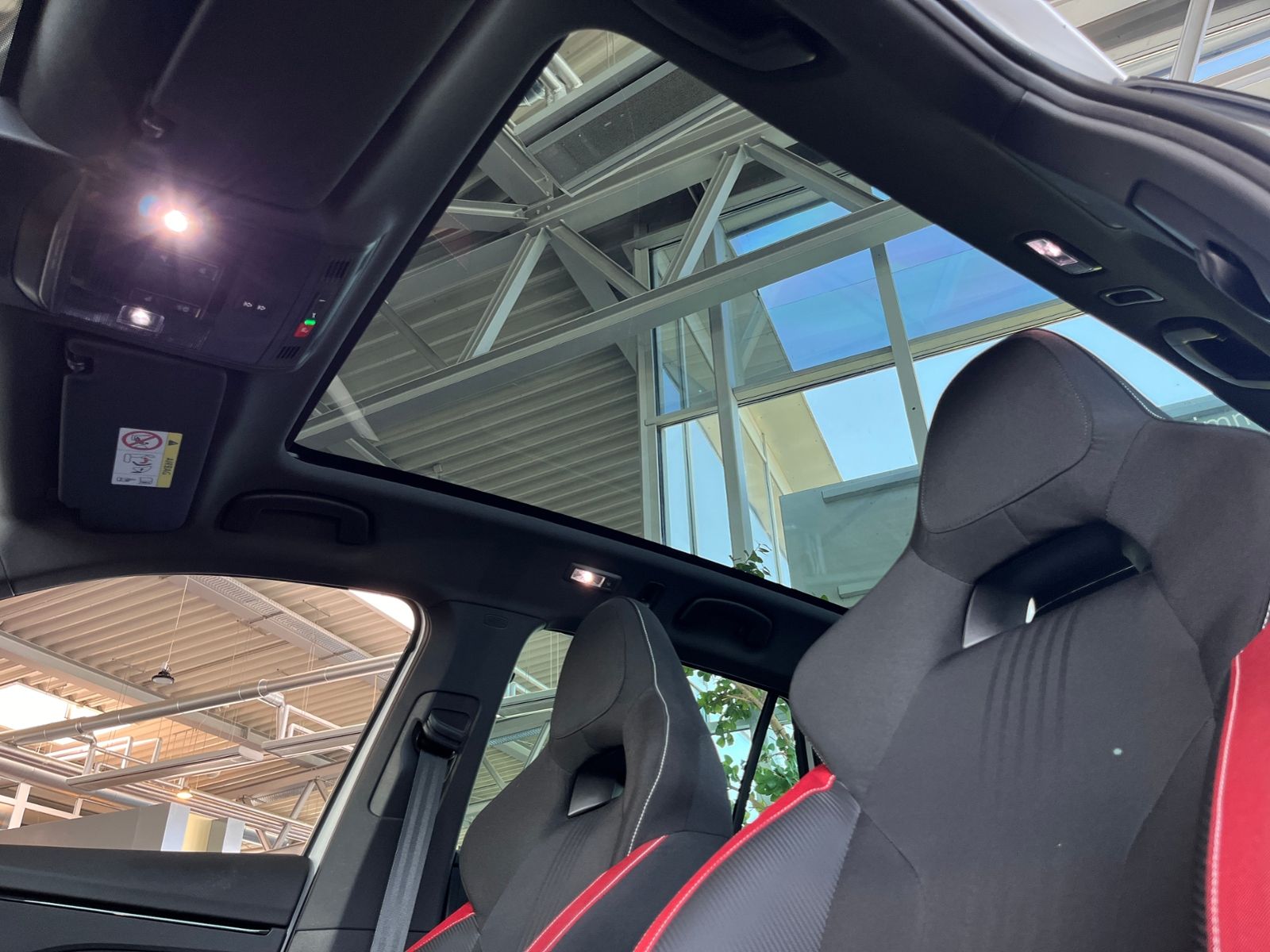 Fahrzeugabbildung SKODA Kamiq Monte Carlo PANO LED NAVI ALU