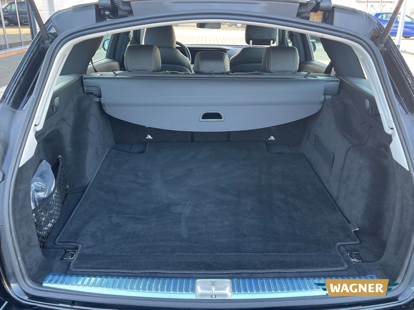 Fahrzeugabbildung Mercedes-Benz E 450 T 4Matic Multibeam LED Memory