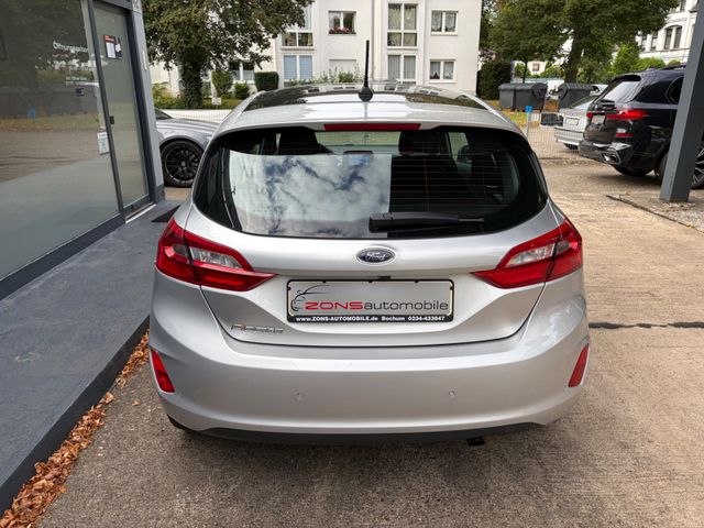 Fahrzeugabbildung Ford Fiesta+CarPlay+1.Hand+Kamera+Panorama+Allwetter+