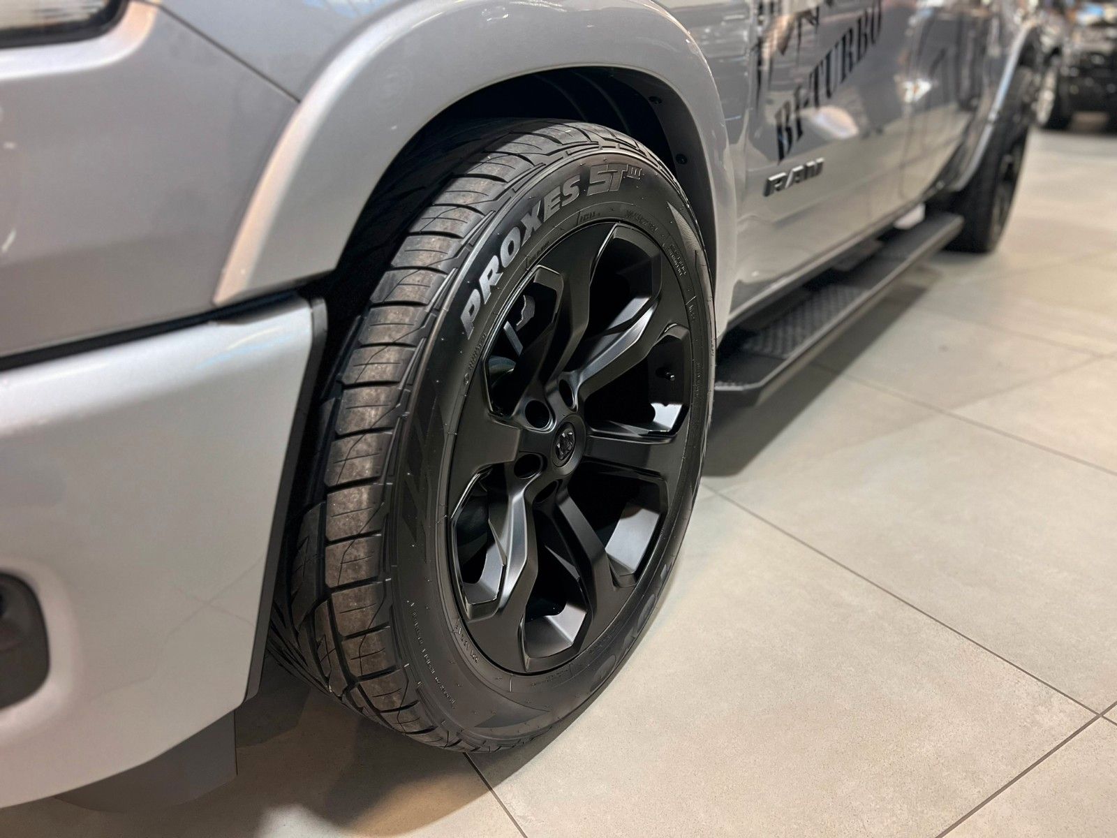 Fahrzeugabbildung Dodge RAM 1500 Laramie Sport 3.0L RTR Umbau