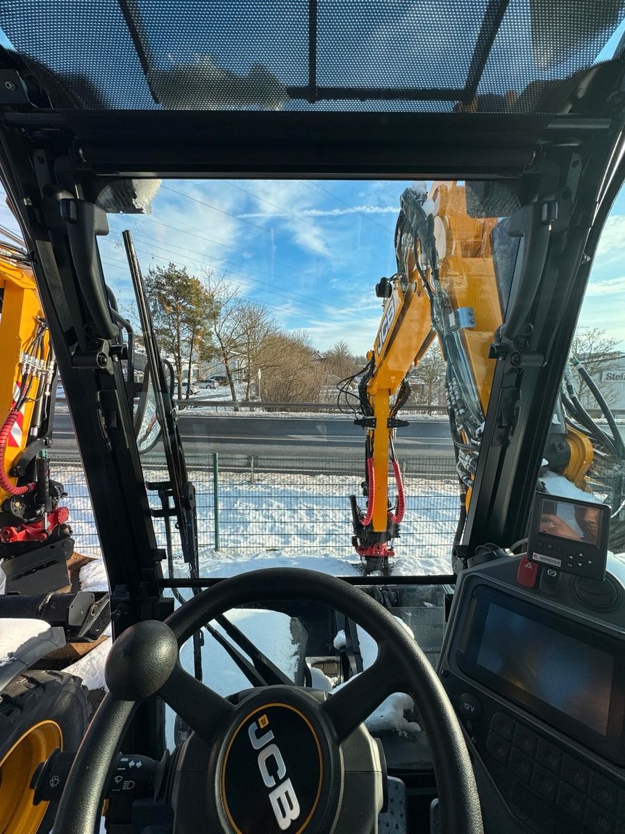 Fahrzeugabbildung JCB Hydradig / Skid-Steer-Aufnahme / nur 375h / 2024