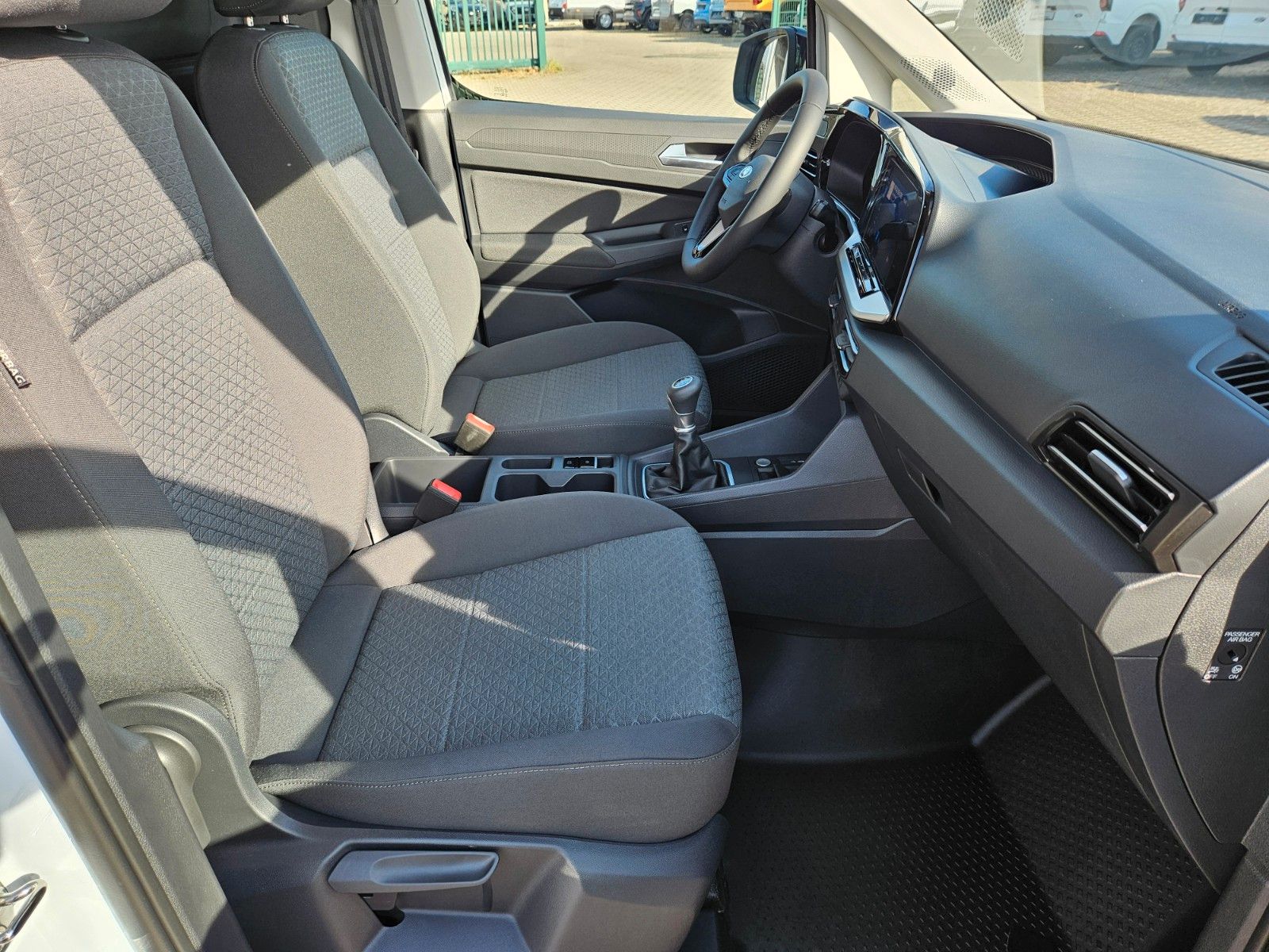 Fahrzeugabbildung Ford Transit Connect Limited L2 Kasten