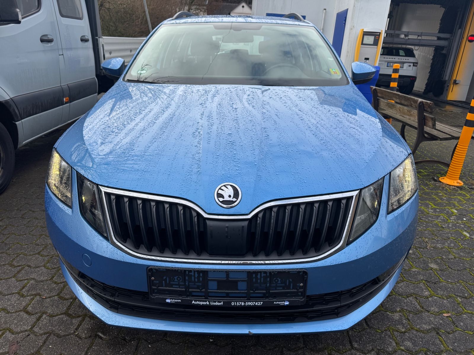Fahrzeugabbildung SKODA Octavia Combi Ambition DSG+Navi+Alu