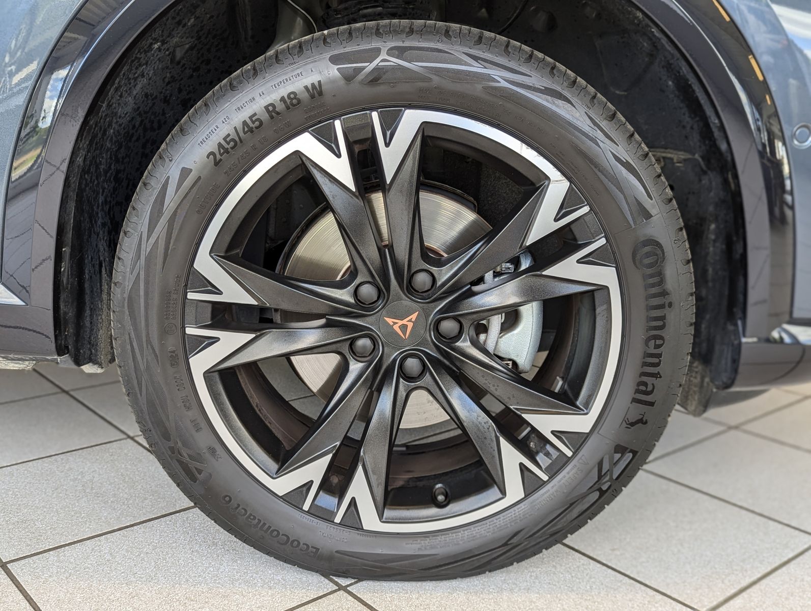 Fahrzeugabbildung CUPRA Formentor 1.5 eTSI Dynamic / Edge-Paket ACC 18"