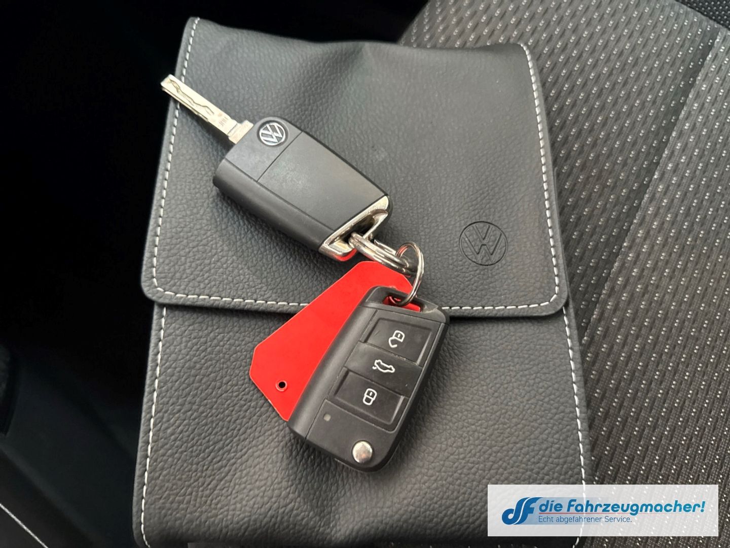 Fahrzeugabbildung Volkswagen Touran Comfortline 7.Si. AHK-klap.150PS Navi Dig