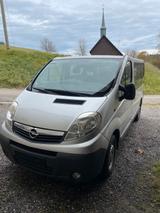 Opel Vivaro 2,0 Silber 114 Ps  123Tkm - Opel Vivaro in Freiburg