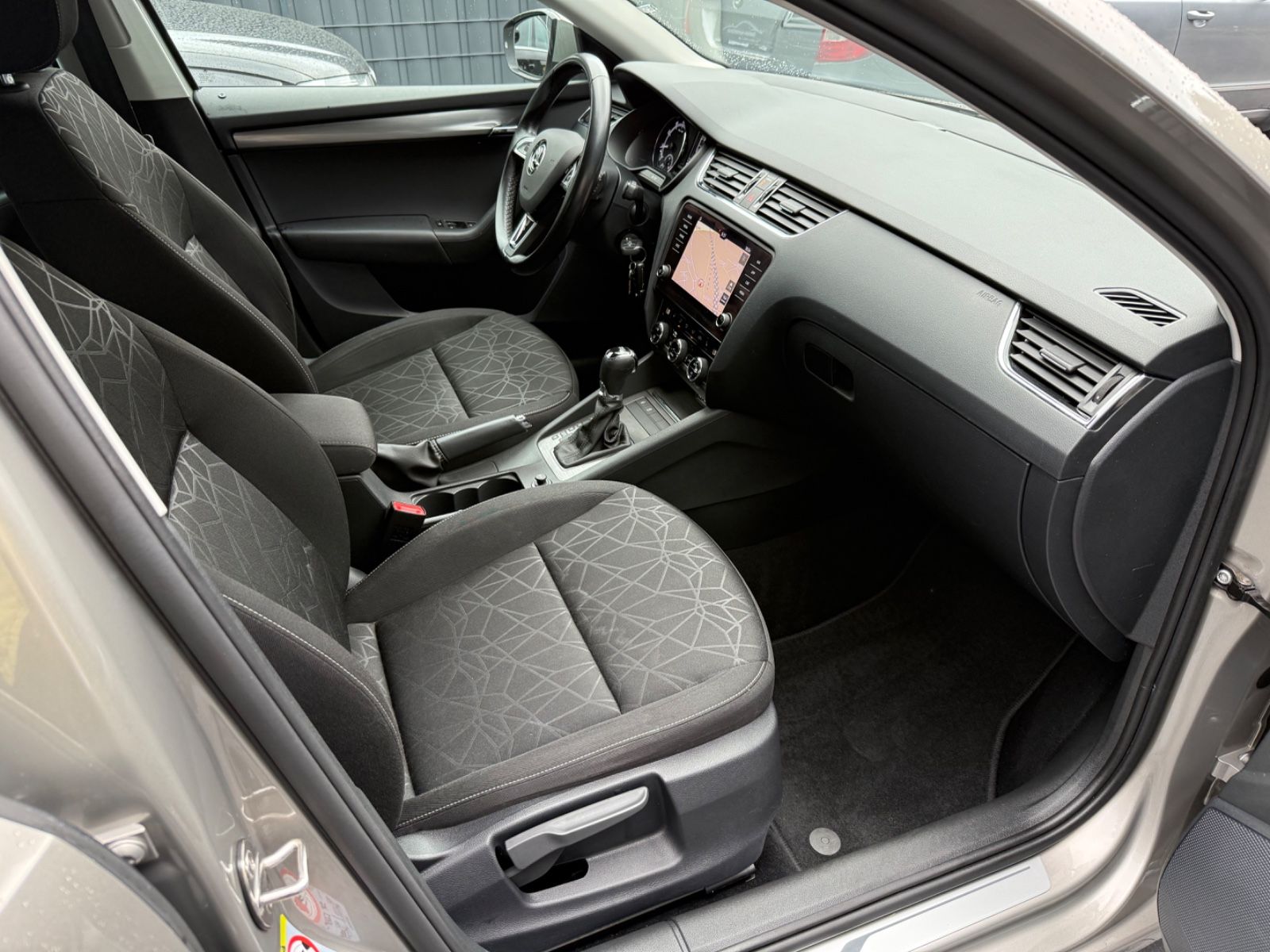 Skoda Octavia Lim. 1.8 TSI Clever NAVI DSG LED 1 HAND foto 8