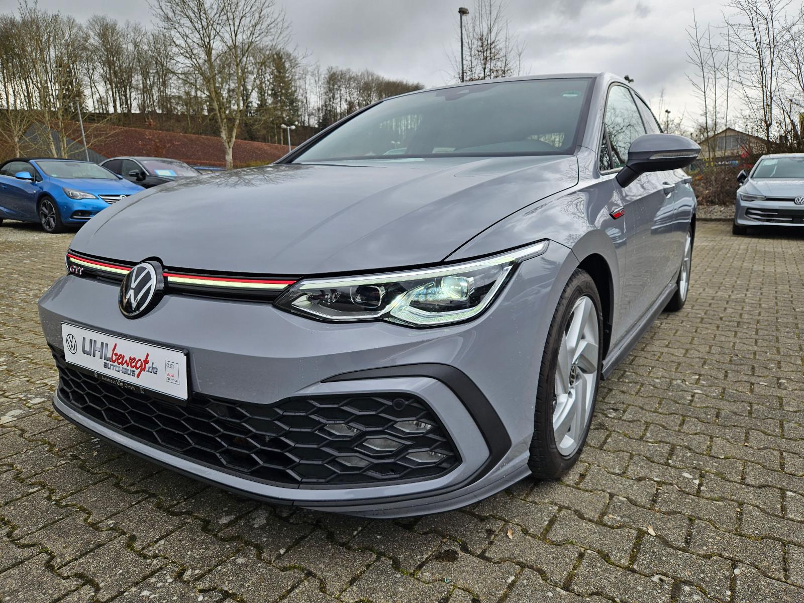 Volkswagen Golf VIII GTI App Connect Side Assist Travel LED