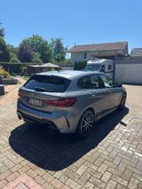 BMW M135 xDrive (Frozen Pure Grey) - BMW 135 aus 2022
