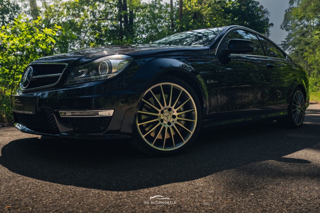 MERCEDES-BENZ C 63 AMG Coupe*H&K*PANO*LEDER*LED*MEMORY*DISTRON MERCEDES-BENZ C 63 AMG Coupe*H&K*PANO*LEDER*LED*MEMORY*DISTRON