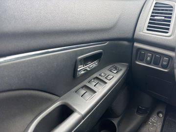 Mitsubishi ASX 1.6 ACTIVE 2WD MT Kam.+KeyLess+SHZ+LM+PDC