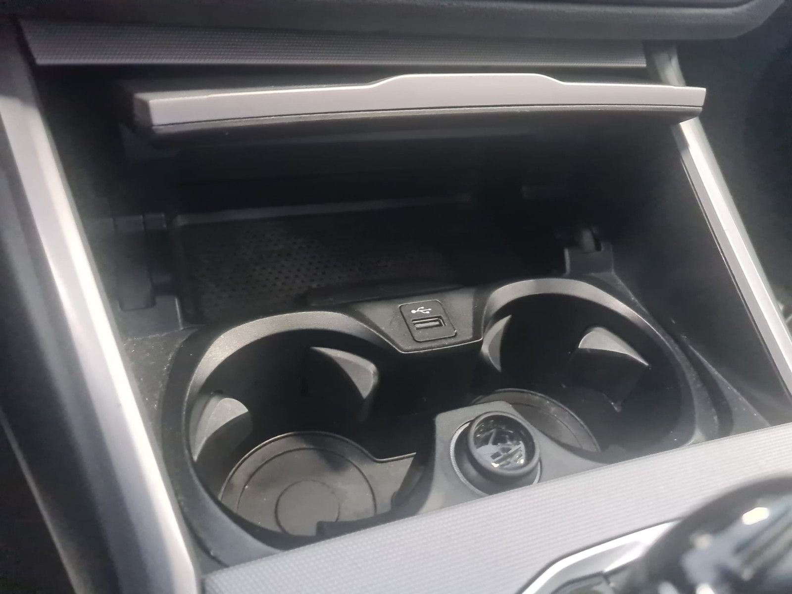 Fahrzeugabbildung BMW 320 Touring 320 d xDrive / LED / NAVI / DIGITAL