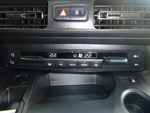 Fahrzeugabbildung Opel Combo Life E >AHK/Navi/Einparkhilfe<