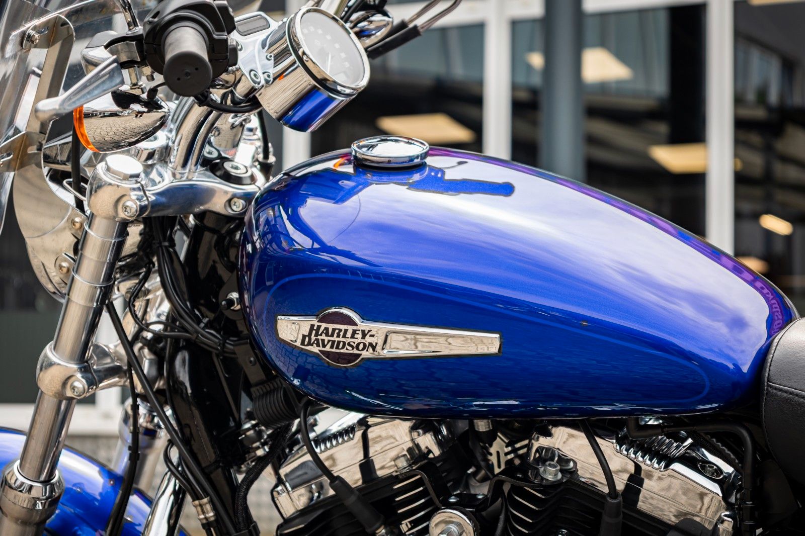 Fahrzeugabbildung Harley-Davidson Sportster XL1200C Custom - JEKILL&HYDE -
