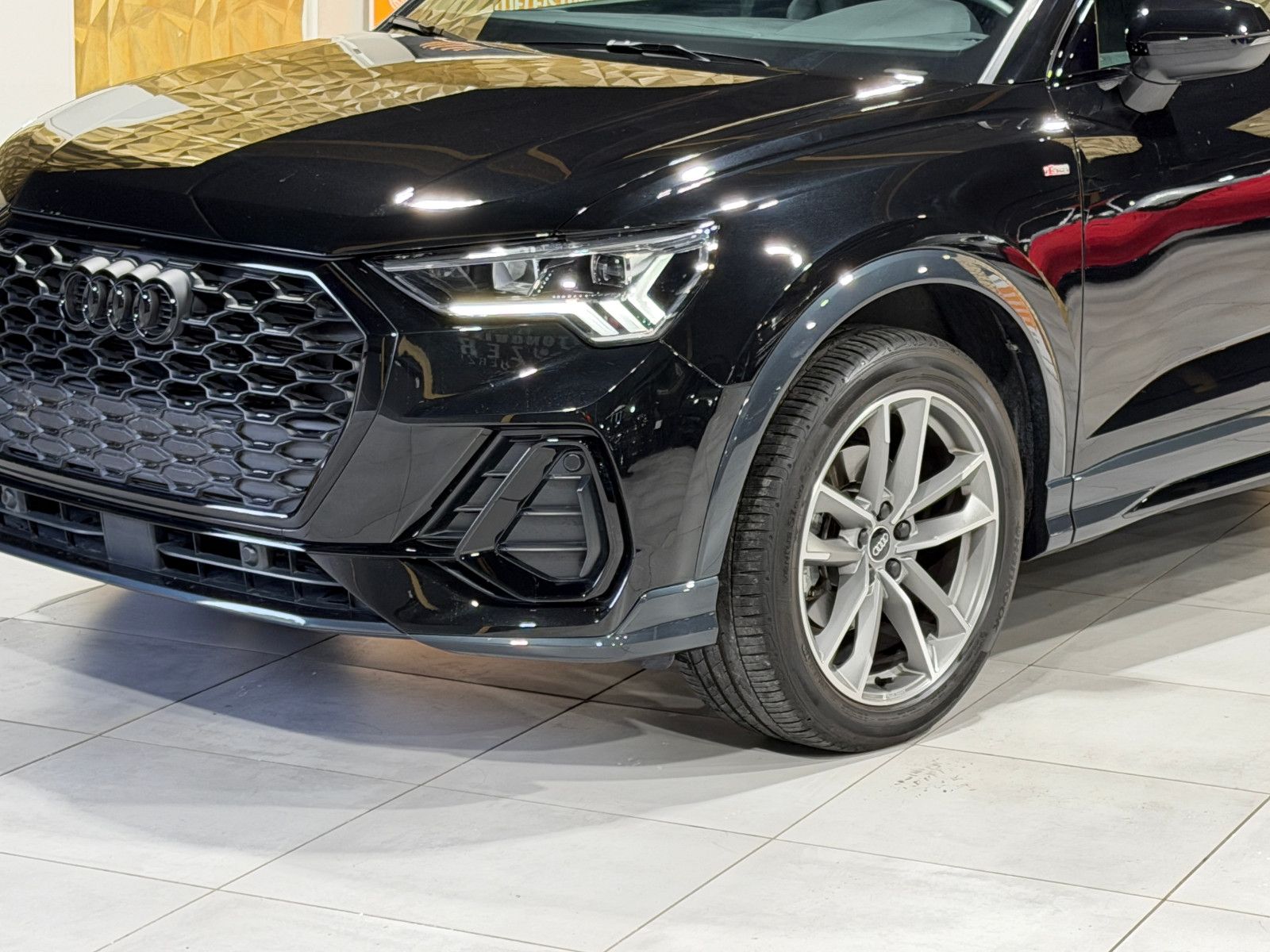 Fahrzeugabbildung Audi Q3 Sportback 35 TDI/S-LINE/BLACK-EDIT/LED/KAMERA